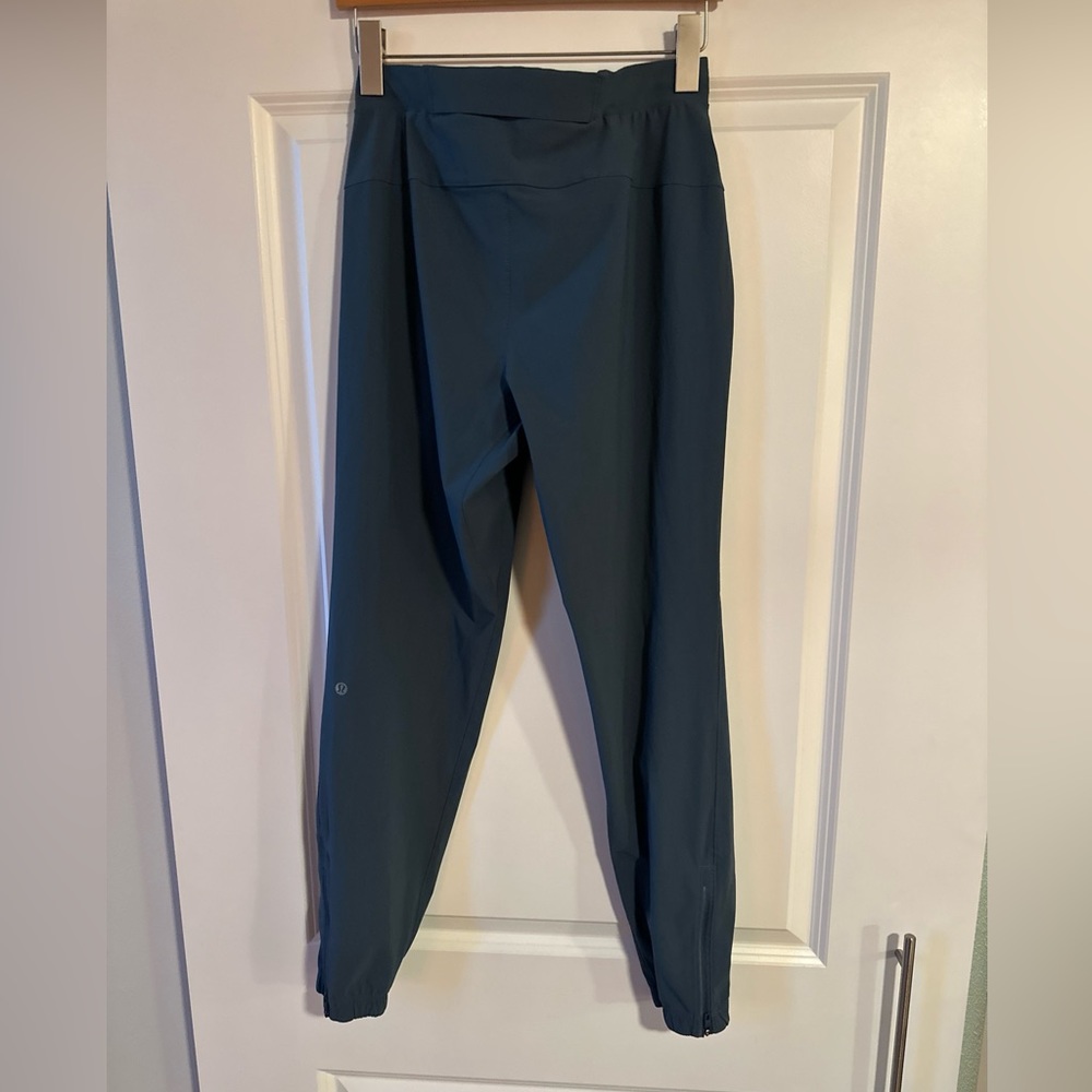 Lululemon surge joggers small